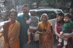 Vivek Oberoi, Priyanka Alva at Isckon for janmashtami in Juhu, Mumbai on 17th Aug 2014 (91)_53f1a9316b645.JPG
