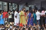 Bipasha Basu at Ram Kadam Dahi Handi in Mumbai on 18th Aug 2014 (100)_53f3106e2b391.JPG
