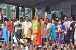 Bipasha Basu at Ram Kadam Dahi Handi in Mumbai on 18th Aug 2014 (102)_53f310710368c.JPG