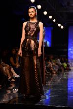 Model walk the ramp for Amit Aggarwal at Lakme Fashion Week Winter Festive 2014 Day 1 on 19th Aug 2014 (1084)_53f4638889be7.JPG