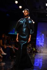 Model walk the ramp for Amit Aggarwal at Lakme Fashion Week Winter Festive 2014 Day 1 on 19th Aug 2014 (1150)_53f463e6e9196.JPG