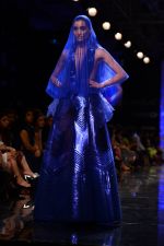 Model walk the ramp for Amit Aggarwal at Lakme Fashion Week Winter Festive 2014 Day 1 on 19th Aug 2014 (1193)_53f4642d03e91.JPG