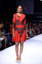 Model walk the ramp for Surendry at Lakme Fashion Week Winter Festive 2014 Day 2 on 20th Aug 2014  (21)_53f482558763b.JPG