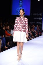 Model walk the ramp for Surendry at Lakme Fashion Week Winter Festive 2014 Day 2 on 20th Aug 2014  (30)_53f4826196184.JPG
