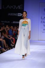 Model walk the ramp for Surendry at Lakme Fashion Week Winter Festive 2014 Day 2 on 20th Aug 2014  (34)_53f482673386f.JPG