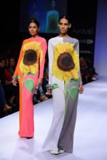 Model walk the ramp for Surendry at Lakme Fashion Week Winter Festive 2014 Day 2 on 20th Aug 2014  (47)_53f48278c8189.JPG