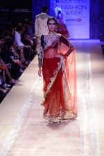 Model walk the ramp for Anju Modi at Lakme Fashion Week Winter Festive 2014 Day 2 on 20th Aug 2014 (251)_53f5b8b0a2e51.JPG