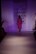 Model walk the ramp for Krishna Mehta at Lakme Fashion Week Winter Festive 2014 Day 3 on 21st Aug 2014 (237)_53f74119dd94b.JPG