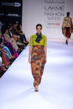 Model walk the ramp for Sashikant Naidu at Lakme Fashion Week Winter Festive 2014 Day 3 on 21st Aug 2014 (23)_53f741a667ea3.JPG