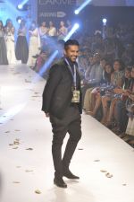 Model walk the ramp for Rocky S at Lakme Fashion Week Winter Festive 2014 Day 4 on 22nd Aug 2014 (1)_53f88c3b86595.JPG