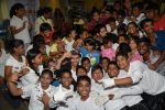 Sidharth Malhotra interact with kids of Ashray NGO and Abu Jani, Sandeep Kosla charity in Bandra, Mumbai on 23rd Aug 2014 (64)_53f9da5293a22.JPG