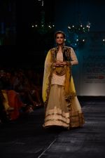 Dia Mirza walk the ramp for Vikram Phadnis at LFW 2014 Day 5 on 23rd Aug 2014 (547)_53fafc5f8ab02.JPG