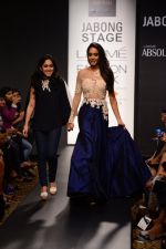Lisa Haydon walk the ramp for Riddhi Mehra at LFW 2014 Day 6 on 24th Aug 2014 (358)_53fb11f067a1e.JPG