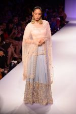 Model walk the ramp for Payal Singhal at LFW 2014 Day 5 on 23rd Aug 2014 (110)_53faf92e4583e.JPG