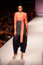 Model walk the ramp for Payal Singhal at LFW 2014 Day 5 on 23rd Aug 2014 (131)_53faf94551b68.JPG