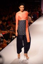 Model walk the ramp for Payal Singhal at LFW 2014 Day 5 on 23rd Aug 2014 (134)_53faf9497e4f2.JPG