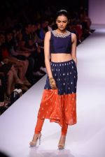 Model walk the ramp for Payal Singhal at LFW 2014 Day 5 on 23rd Aug 2014 (151)_53faf95d4d568.JPG