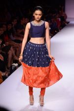 Model walk the ramp for Payal Singhal at LFW 2014 Day 5 on 23rd Aug 2014 (153)_53faf95f8a056.JPG