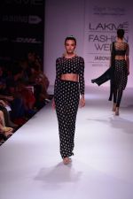 Model walk the ramp for Payal Singhal at LFW 2014 Day 5 on 23rd Aug 2014 (164)_53faf96c31092.JPG
