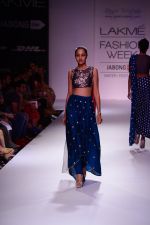 Model walk the ramp for Payal Singhal at LFW 2014 Day 5 on 23rd Aug 2014 (180)_53faf97ee9a7d.JPG