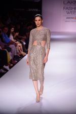 Model walk the ramp for Payal Singhal at LFW 2014 Day 5 on 23rd Aug 2014 (196)_53faf99284605.JPG