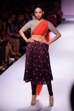 Model walk the ramp for Payal Singhal at LFW 2014 Day 5 on 23rd Aug 2014 (208)_53faf9a133ff9.JPG