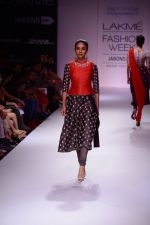 Model walk the ramp for Payal Singhal at LFW 2014 Day 5 on 23rd Aug 2014 (214)_53faf9a760b87.JPG