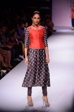 Model walk the ramp for Payal Singhal at LFW 2014 Day 5 on 23rd Aug 2014 (220)_53faf9ade59bb.JPG