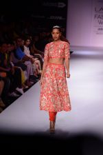 Model walk the ramp for Payal Singhal at LFW 2014 Day 5 on 23rd Aug 2014 (234)_53faf9bc8f717.JPG