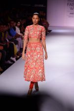 Model walk the ramp for Payal Singhal at LFW 2014 Day 5 on 23rd Aug 2014 (235)_53faf9bd928a6.JPG