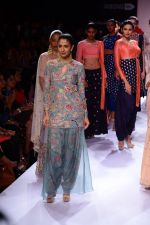 Model walk the ramp for Payal Singhal at LFW 2014 Day 5 on 23rd Aug 2014 (296)_53faf9d2ba4a2.JPG