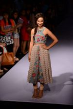 Model walk the ramp for Payal Singhal at LFW 2014 Day 5 on 23rd Aug 2014 (342)_53faf9e79c0f1.JPG