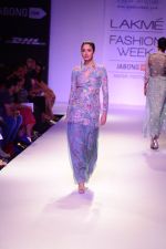 Model walk the ramp for Payal Singhal at LFW 2014 Day 5 on 23rd Aug 2014 (80)_53faf902bb8a2.JPG