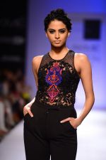 Model walk the ramp for Sonaakshi Raaj at LFW 2014 Day 6 on 24th Aug 2014 (99)_53fb2d14a488c.JPG