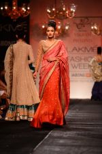 Model walk the ramp for Vikram Phadnis at LFW 2014 Day 5 on 23rd Aug 2014 (620)_53fafd5f3f1bf.JPG