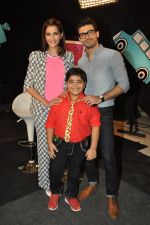 Sonam Kapoor, Fawad Khan on the sets of captain tao in Mumbai on 24th Aug 2014 (42)_53fafdcc2f09d.JPG