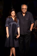 Sridevi, Boney Kapoor at Manish Malhotra at LFW 2014 Day 6 on 24th Aug 2014 (60)_53fb19d7d88da.JPG