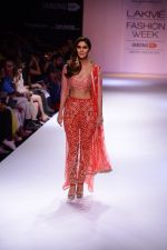 Vaani Kapoor walk the ramp for Payal Singhal at LFW 2014 Day 5 on 23rd Aug 2014 (305)_53faf8c187ab2.JPG