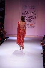 Vaani Kapoor walk the ramp for Payal Singhal at LFW 2014 Day 5 on 23rd Aug 2014 (350)_53faf8fa7bbd3.JPG