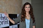 Dia Mirza unveils B for Braille- A music short film in Mumbai on 25th Aug 2014 (22)_53fc90aa31abc.JPG