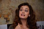 Dia Mirza unveils B for Braille- A music short film in Mumbai on 25th Aug 2014 (78)_53fc90eeb0078.JPG