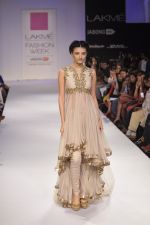 Model walk the ramp for Anushree Reddy at LFW 2014 Day 5 on 23rd Aug 2014 (37)_53fc8f864bcfd.JPG