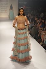 Model walk the ramp for Shehla Khan at LFW 2014 Day 5 on 23rd Aug 2014 (137)_53fc91c14e87a.JPG