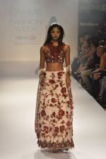 Model walk the ramp for Shehla Khan at LFW 2014 Day 5 on 23rd Aug 2014 (27)_53fc913be128f.JPG