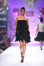 Model walk the ramp for Varun Bahl at LFW 2014 Day 6 on 24th Aug 2014 (138)_53fc772a98200.JPG