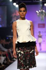 Model walk the ramp for Varun Bahl at LFW 2014 Day 6 on 24th Aug 2014 (154)_53fc773a997cb.JPG