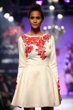 Model walk the ramp for Varun Bahl at LFW 2014 Day 6 on 24th Aug 2014 (165)_53fc7745a7a75.JPG