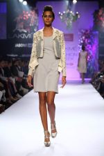 Model walk the ramp for Varun Bahl at LFW 2014 Day 6 on 24th Aug 2014 (77)_53fc76e81863a.JPG