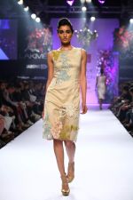 Model walk the ramp for Varun Bahl at LFW 2014 Day 6 on 24th Aug 2014 (89)_53fc76f560945.JPG