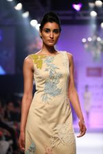Model walk the ramp for Varun Bahl at LFW 2014 Day 6 on 24th Aug 2014 (91)_53fc76f760822.JPG